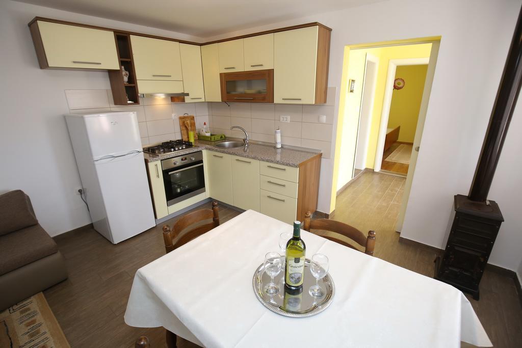 Apartment Marta ราชานาส ภายนอก รูปภาพ
