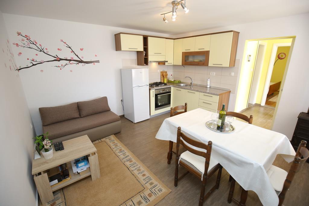 Apartment Marta ราชานาส ภายนอก รูปภาพ