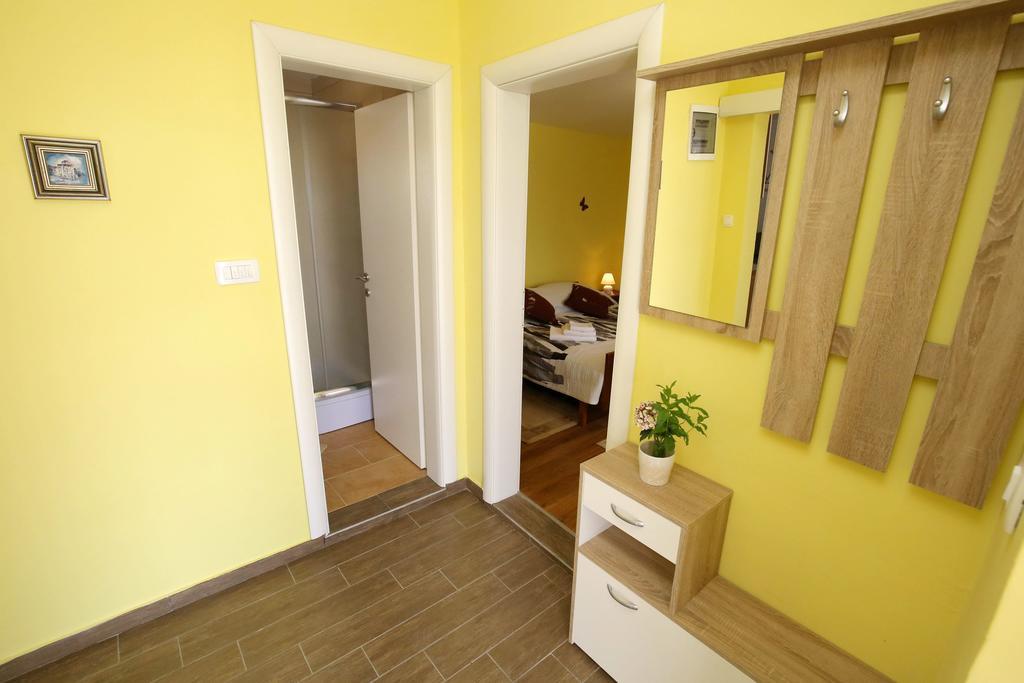 Apartment Marta ราชานาส ภายนอก รูปภาพ